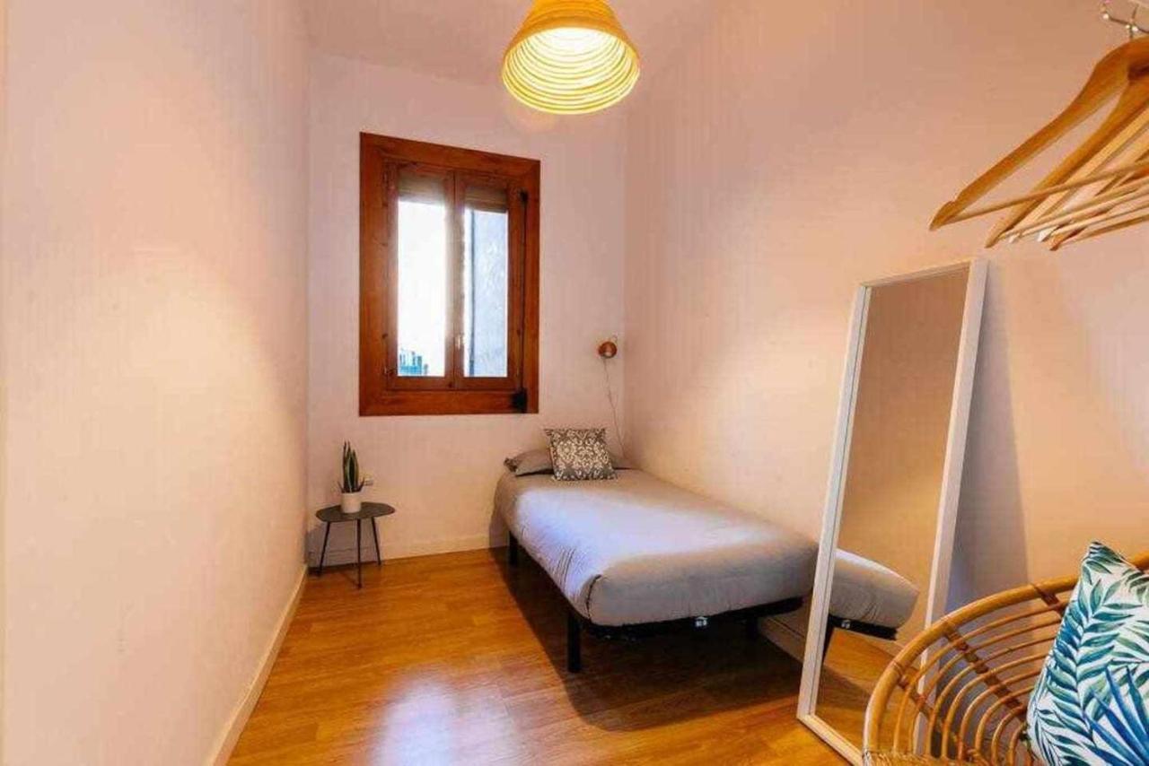 Cozy & Central Apartment Barcelone Extérieur photo